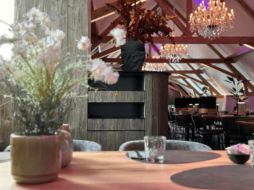 Rustige zaal bij Brasserie Rhodesgoed