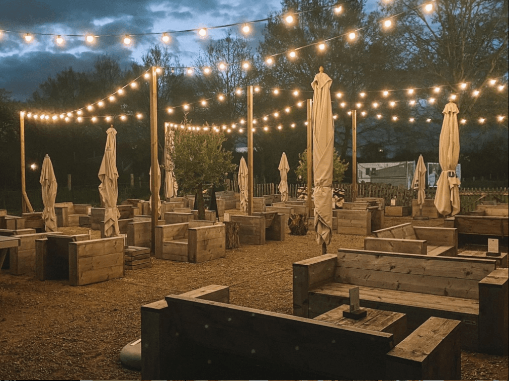 Lounge by night bij Brasserie Rhodesgoed